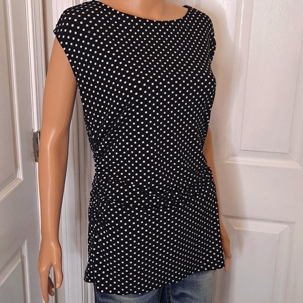 Vince Camuto Sleeveless Crew Neck Polka Dot Blouse with Ruching